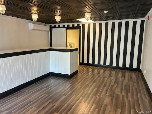 Chandelier, Empty room, Interior, Wood Texture Flooring