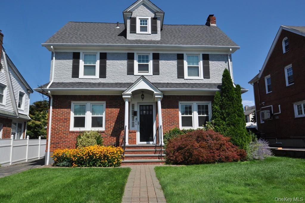 Exterior, Facade, Brick Facade, Georgian