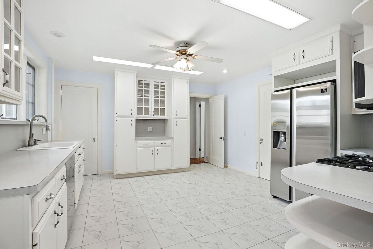 Interior, Kitchen, Marble, Recessed Lighting, Stainless Steel Appliances