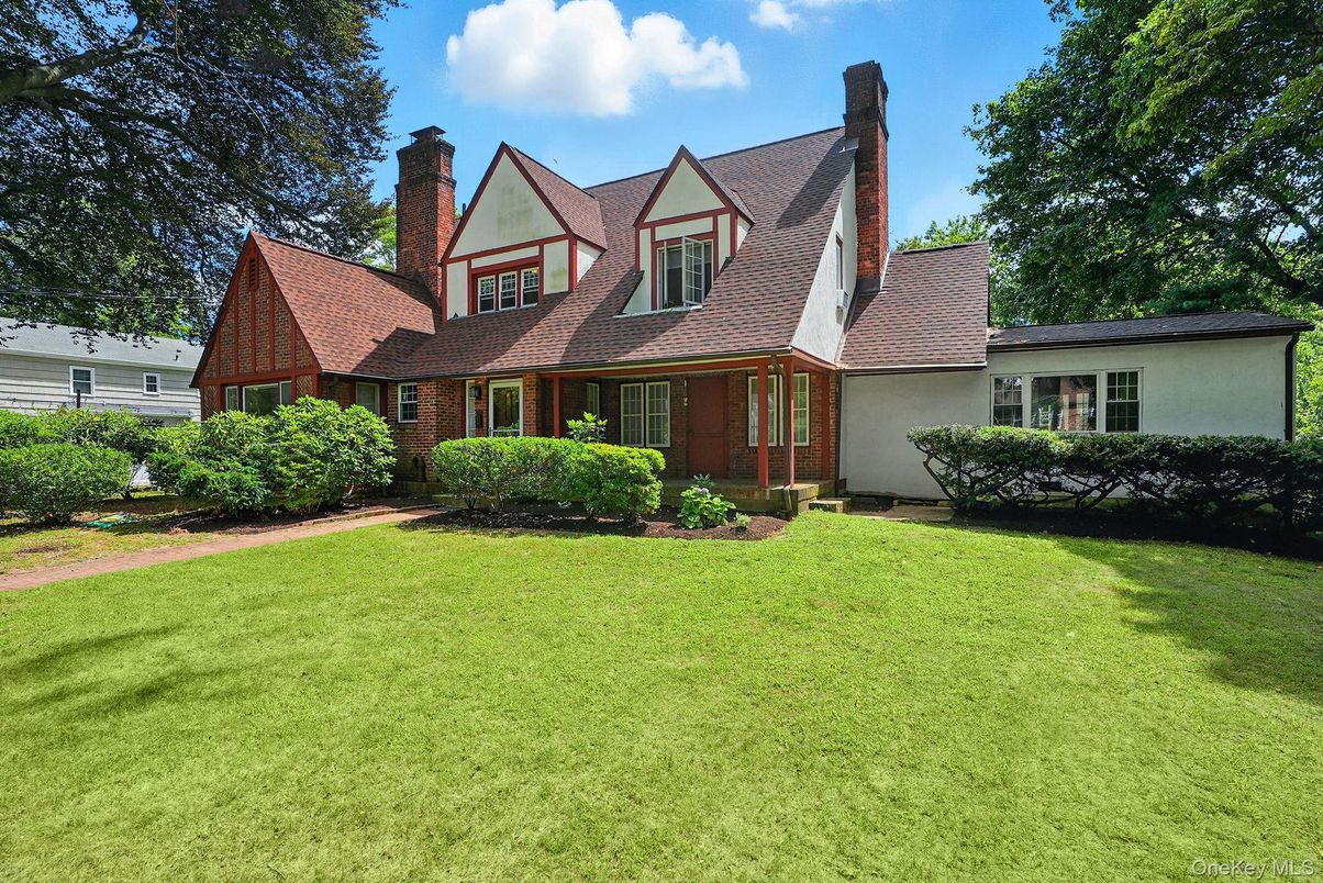 Backyard, Exterior, Facade, Brick Facade, Cape Cod