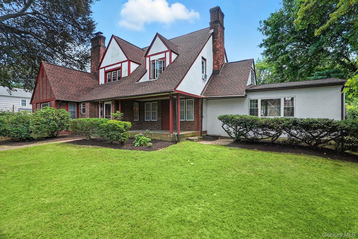 Backyard, Exterior, Facade, Brick Facade, Cape Cod
