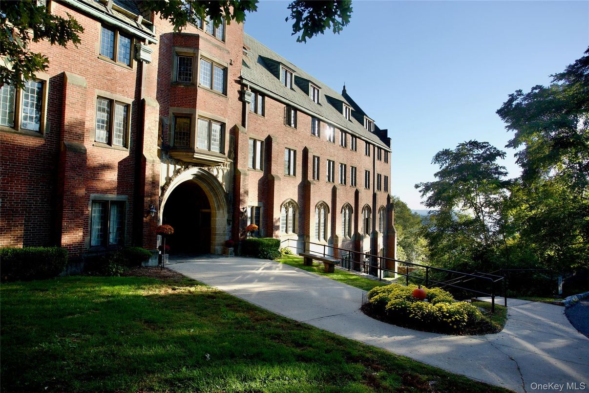 Backyard, Exterior, Facade, Brick Facade, Rowhouse