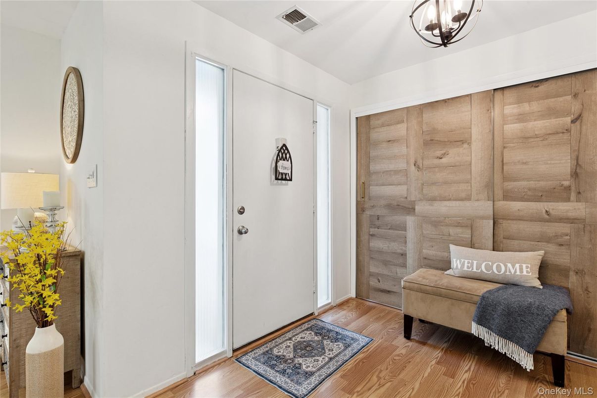 Interior, Pendant Lights, Wood Texture Flooring, Wooden Walls
