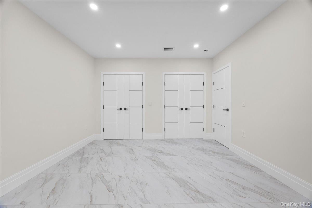 Empty room, Interior, Marble, Recessed Lighting