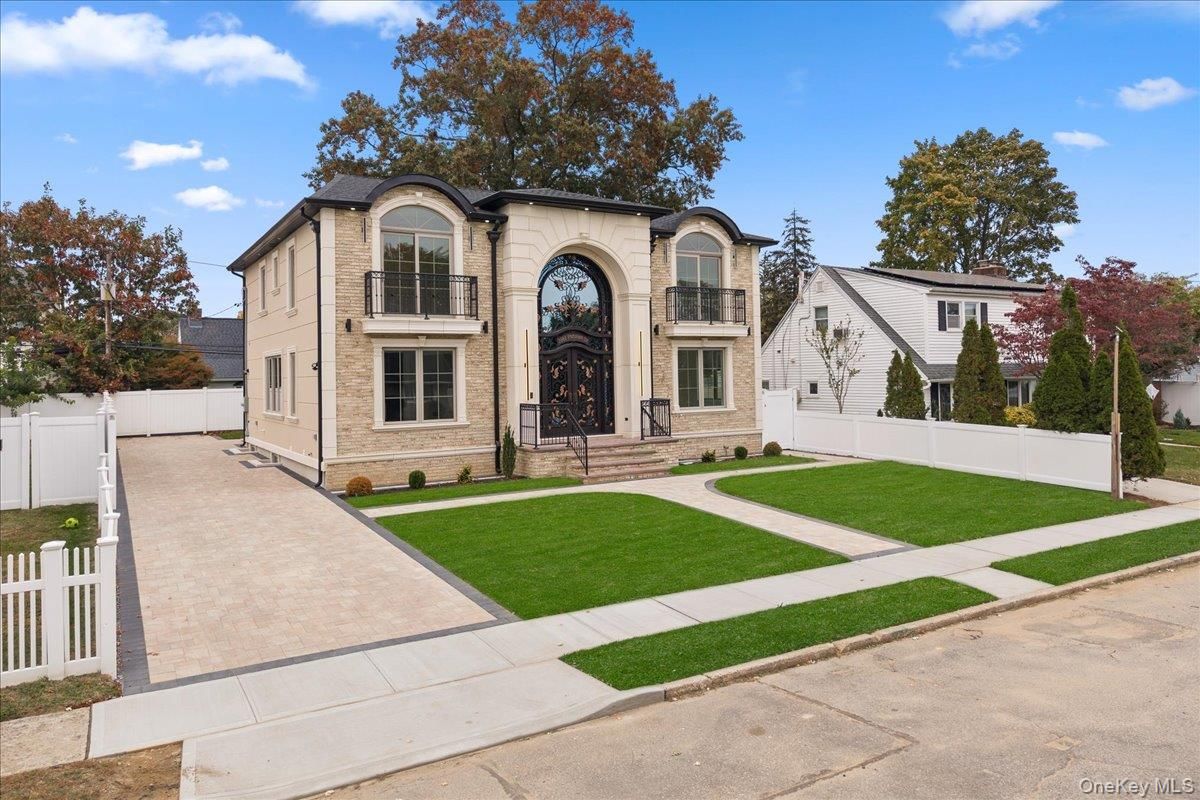 Backyard, Exterior, Facade, French Provincial