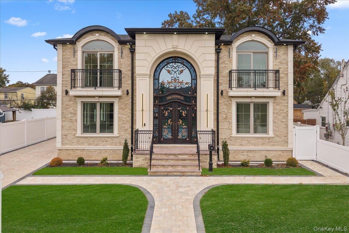 Exterior, Facade, Brick Facade, French Provincial