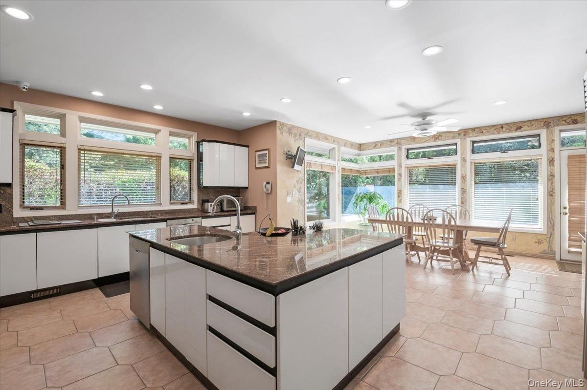Dining room, Interior, Kitchen, Recessed Lighting, Stainless Steel Appliances
