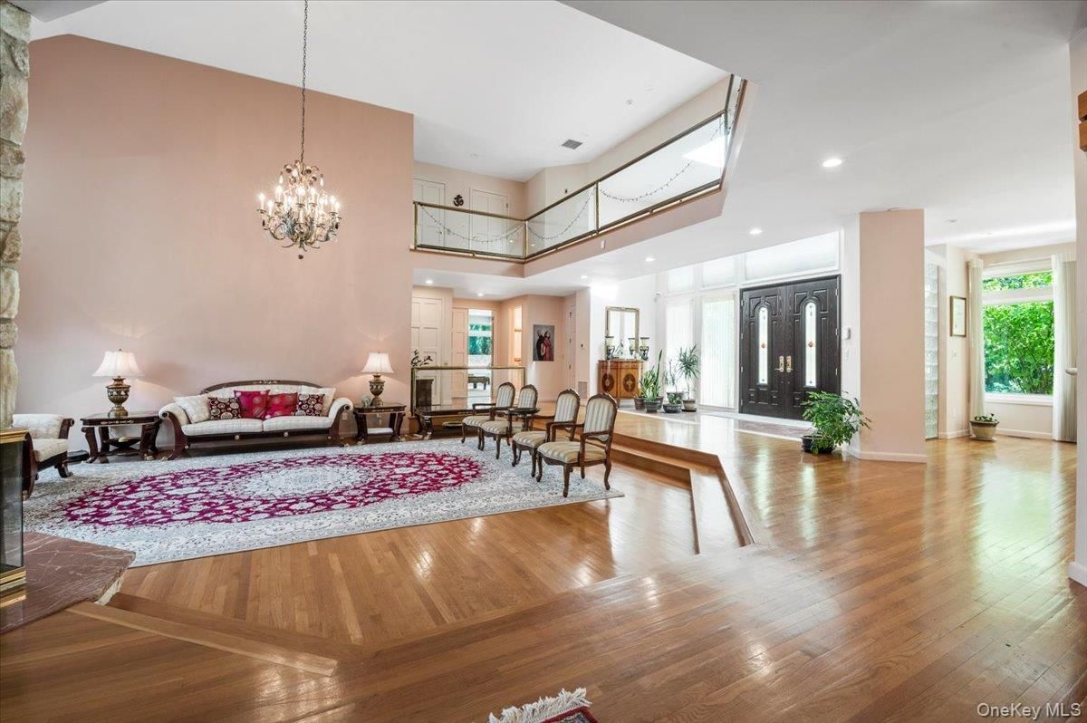 Chandelier, Dining room, Interior, Living room, Recessed Lighting, Wood Texture Flooring