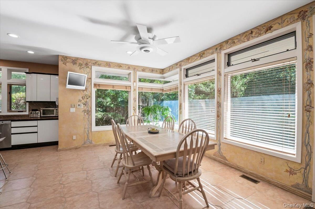 Dining room, Interior, Kitchen, Recessed Lighting