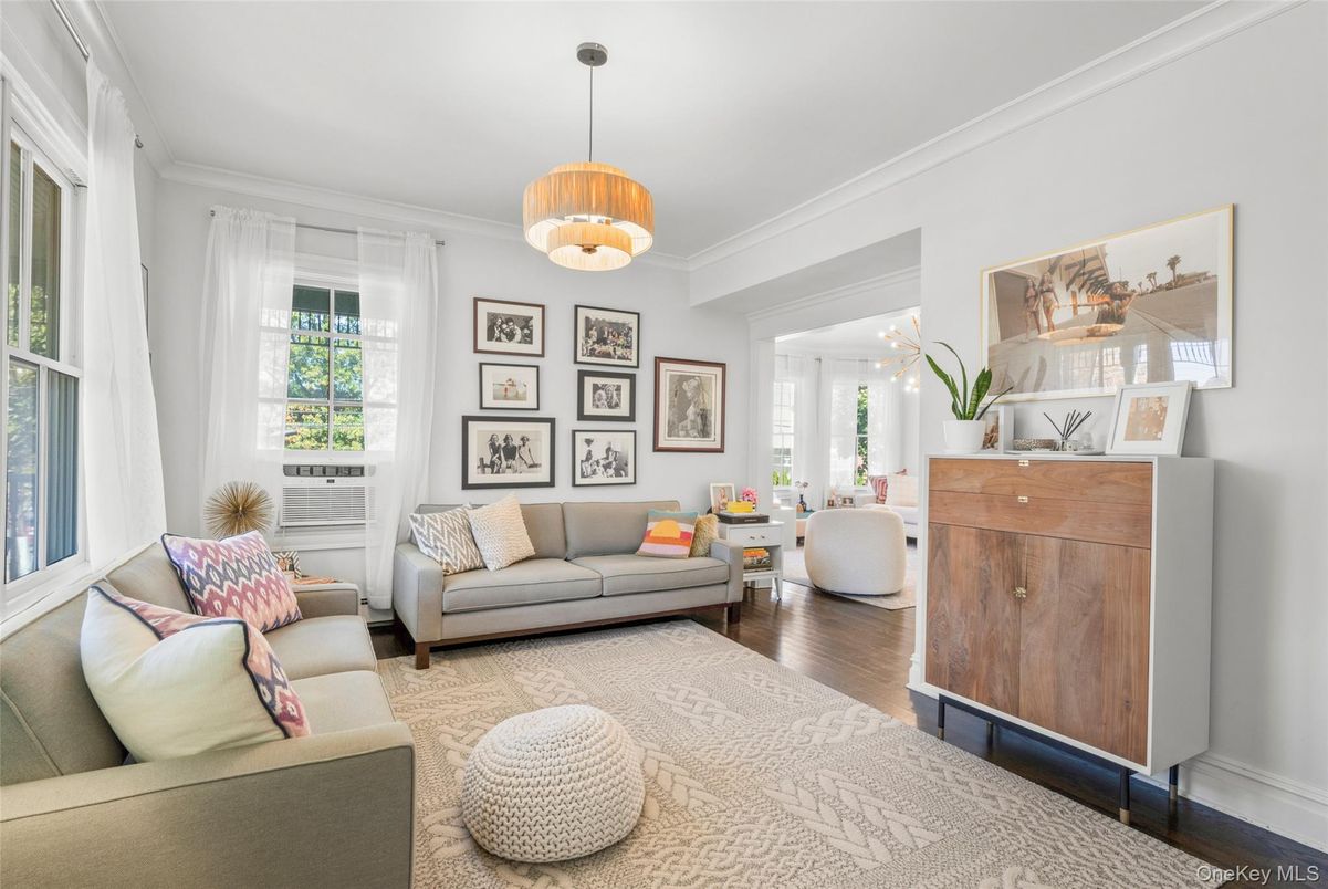 Interior, Living room, Pendant Lights, Wood Texture Flooring