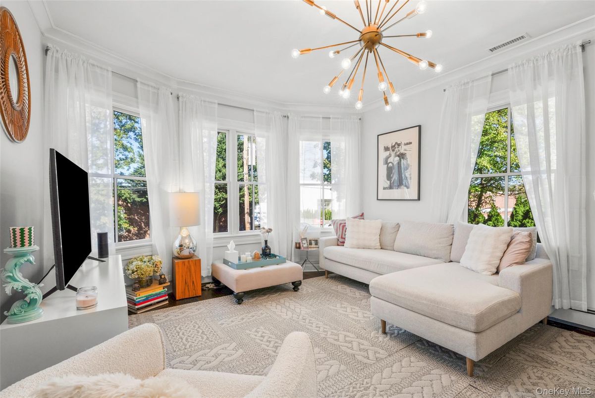 Interior, Living room, Pendant Lights