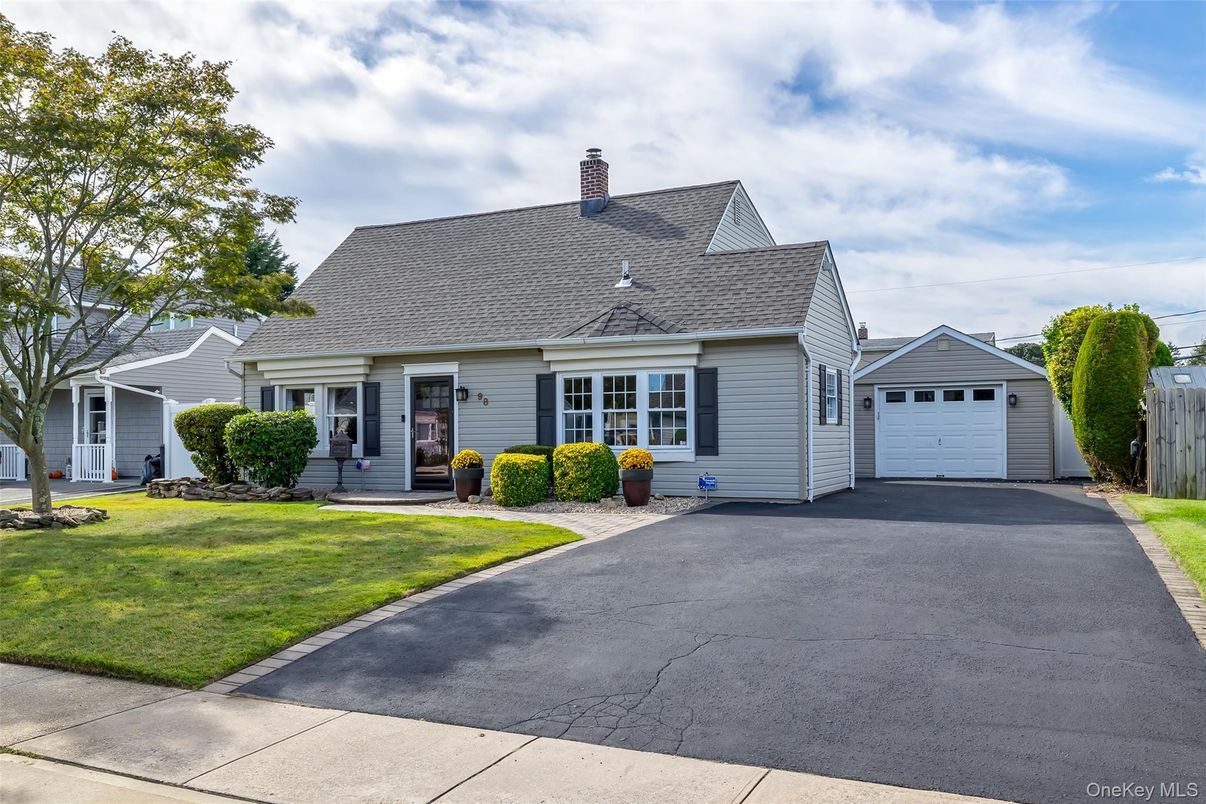 Detached Garage, Exterior, Facade, Cape Cod
