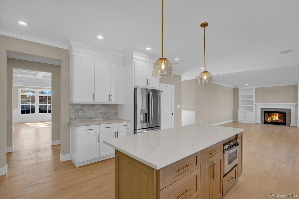 Fireplace, Interior, Kitchen, Pendant Lights, Recessed Lighting, Wood Texture Flooring