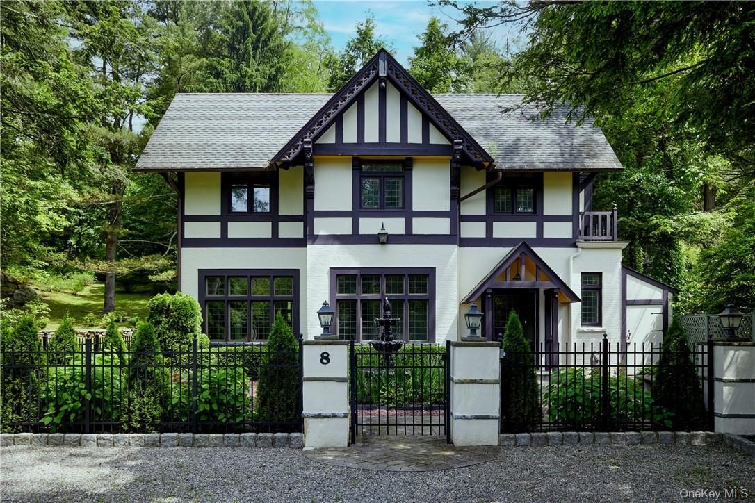 Exterior, Facade, Tudor Revival
