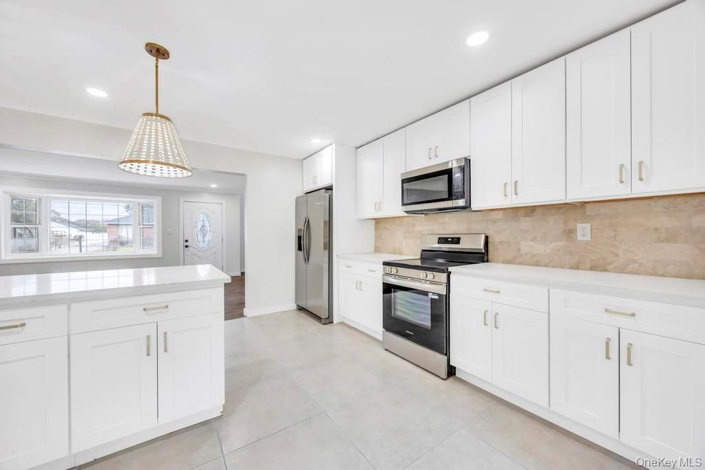 Interior, Kitchen, Pendant Lights, Recessed Lighting, Stainless Steel Appliances