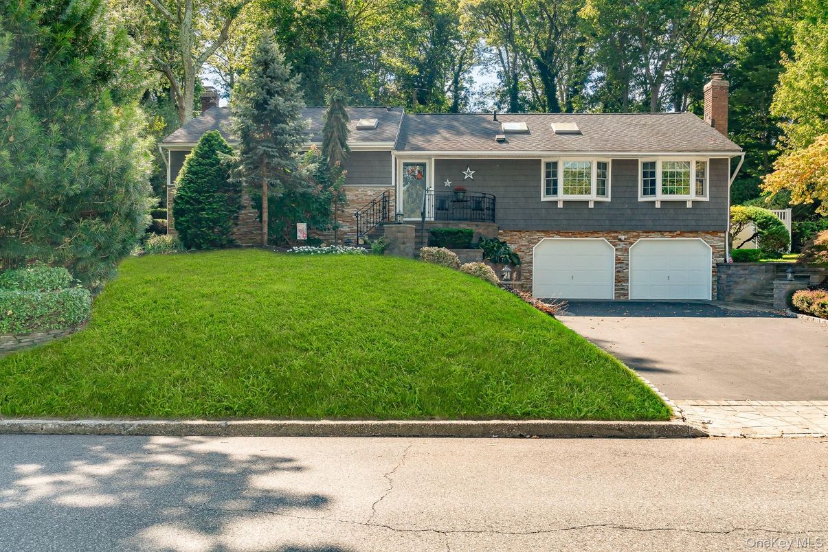 Attached, Exterior, Facade, Raised Ranch