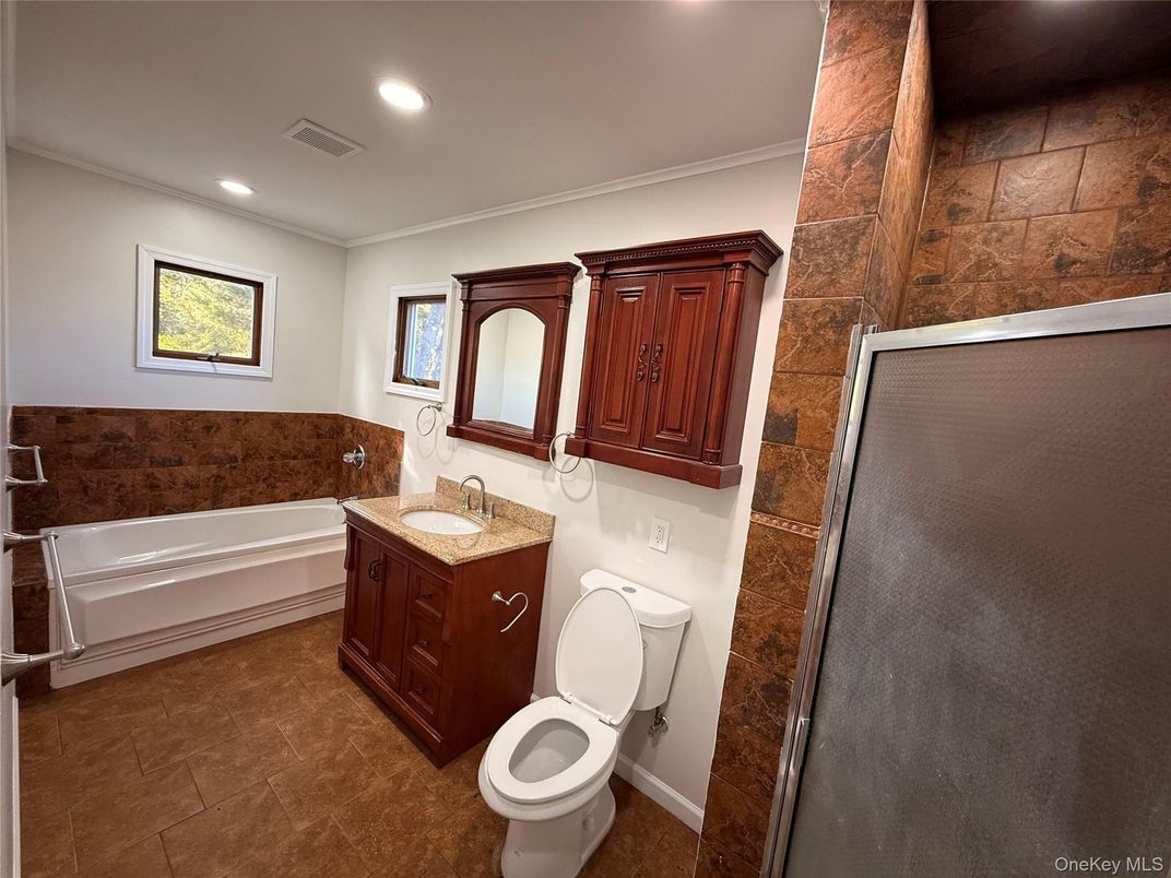 Bathroom, Interior, Recessed Lighting
