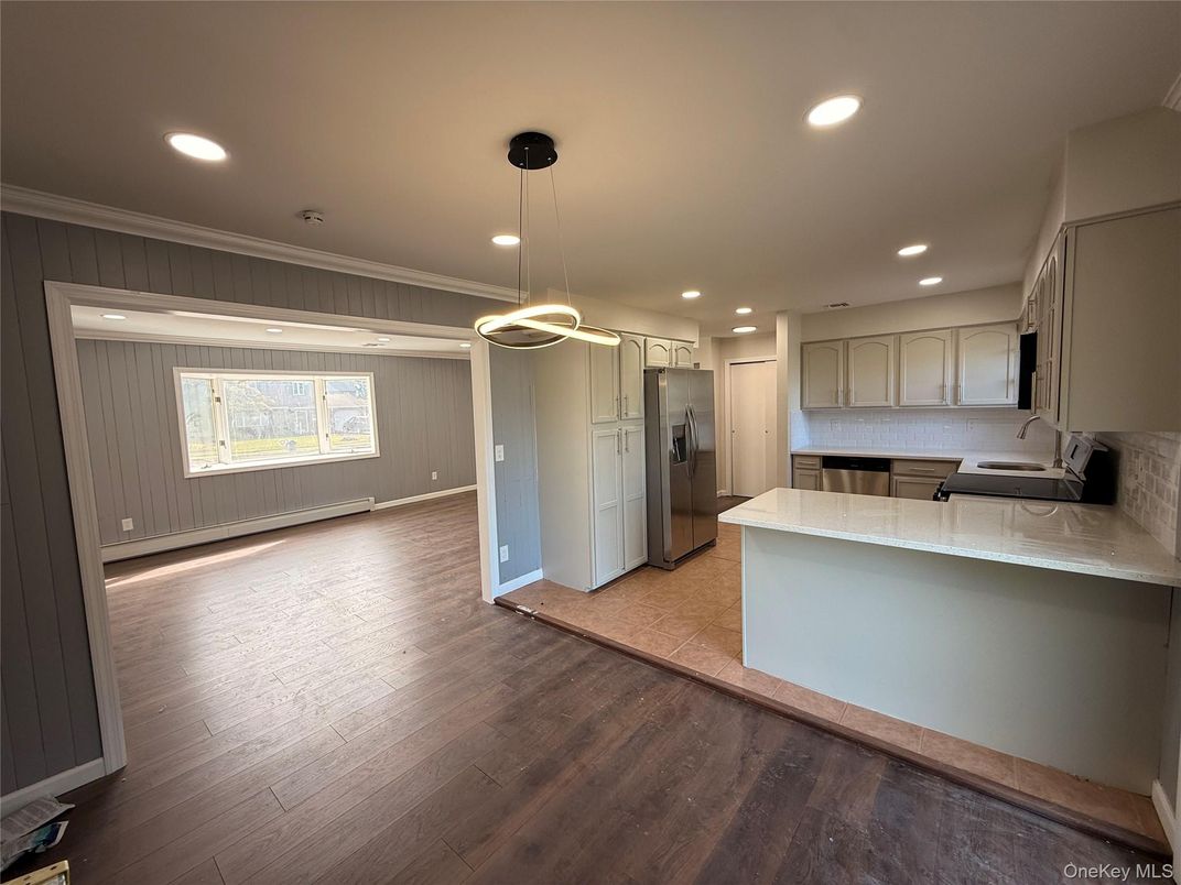 Interior, Kitchen, Pendant Lights, Recessed Lighting, Wood Texture Flooring