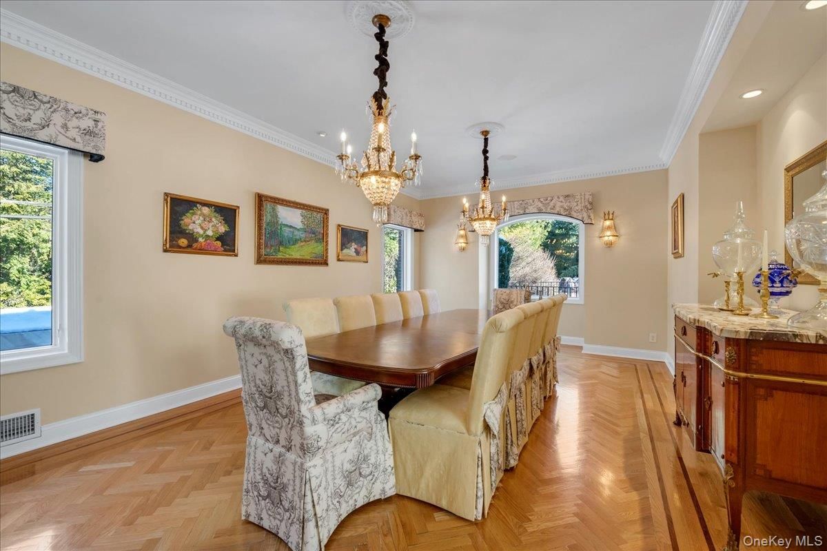 Chandelier, Dining room, Interior, Recessed Lighting, Wood Texture Flooring