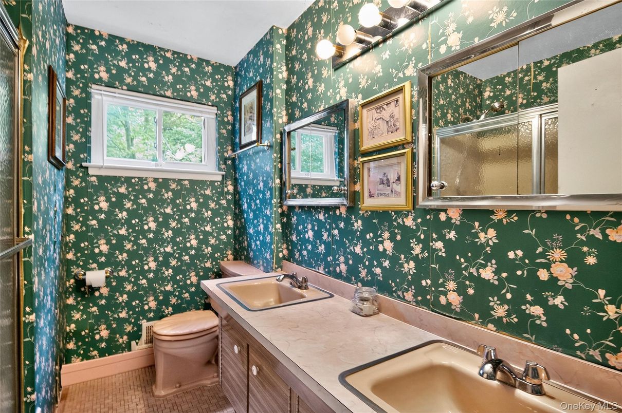 Bathroom, Interior, Tile Countertops