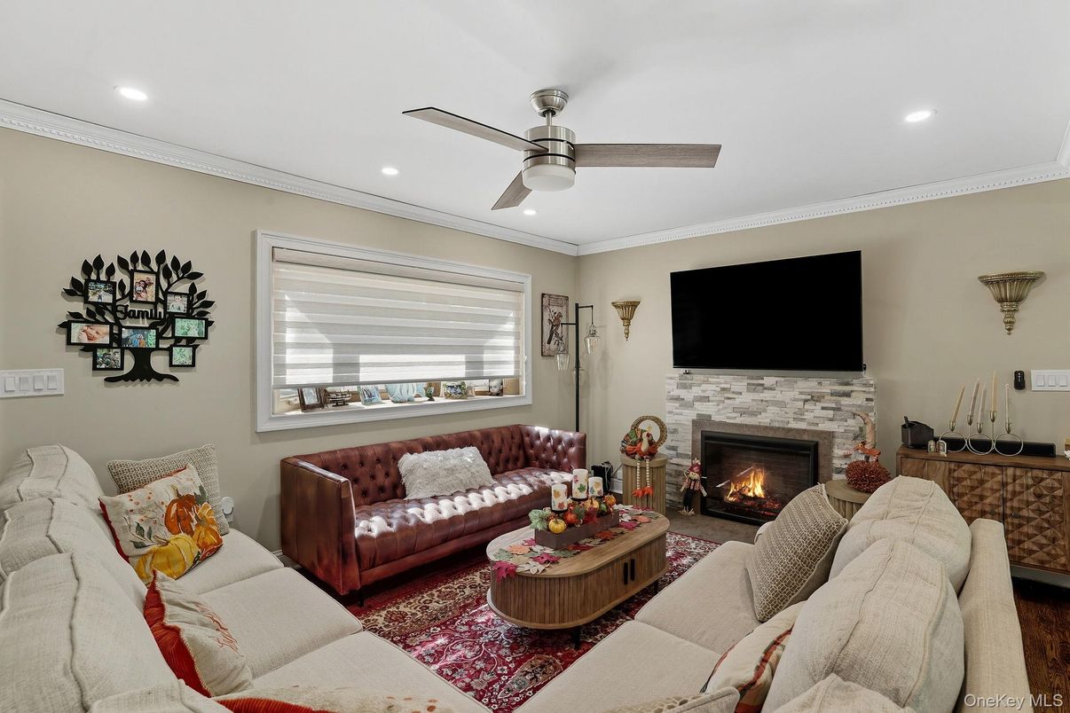 Fireplace, Interior, Living room, Recessed Lighting