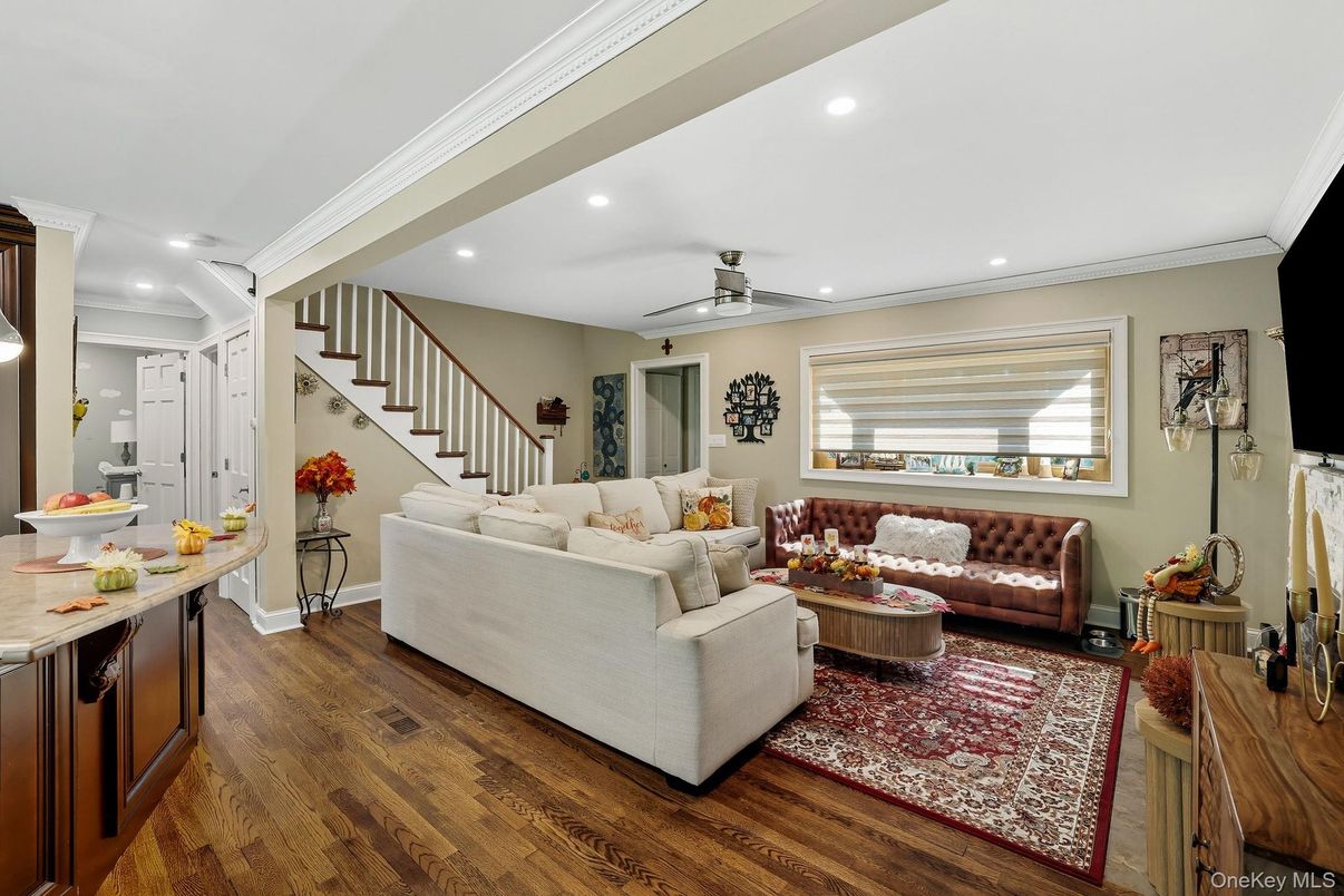 Interior, Kitchen, Living room, Recessed Lighting, Wood Texture Flooring