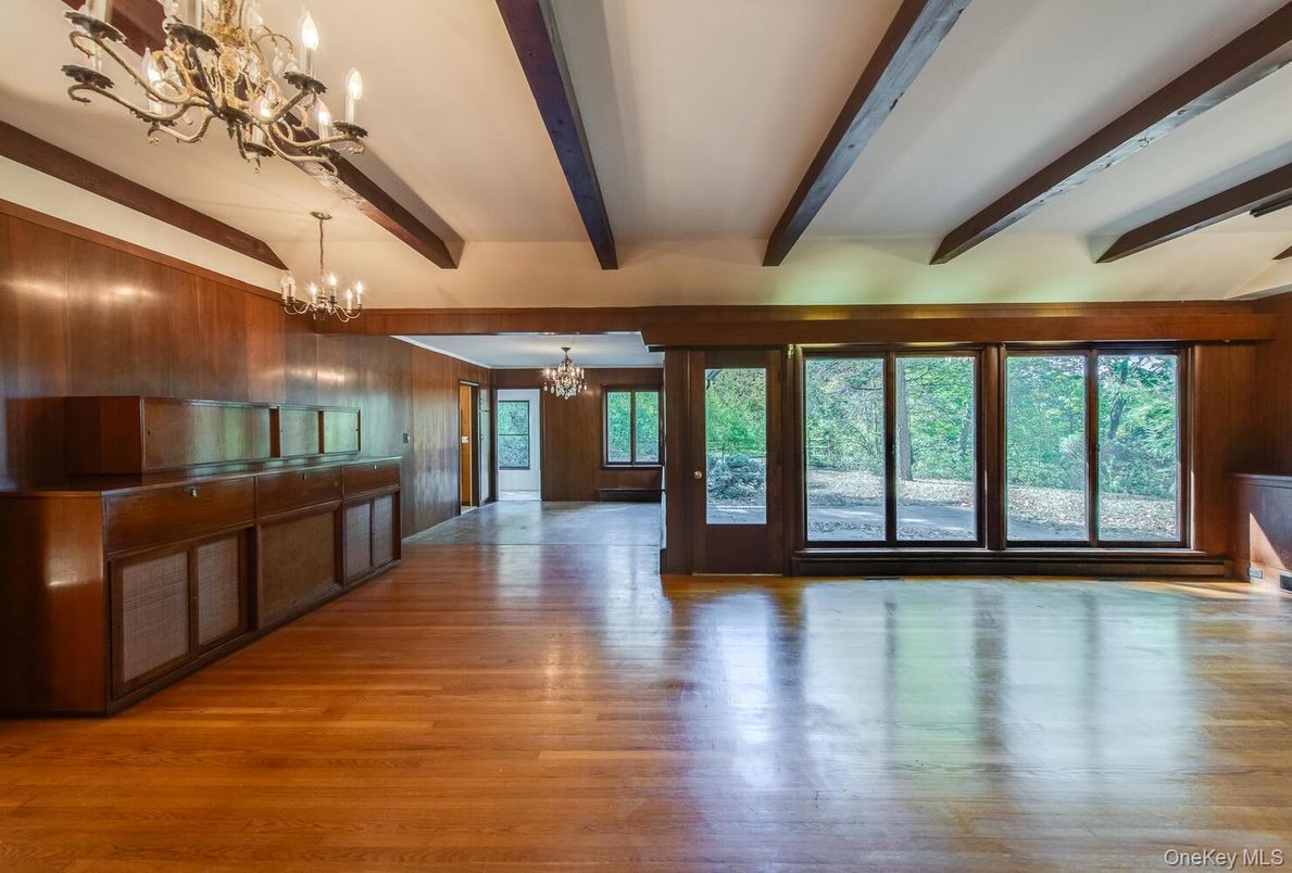 Chandelier, Empty room, Interior, Wooden Beams, Wood Texture Flooring, Wooden Walls