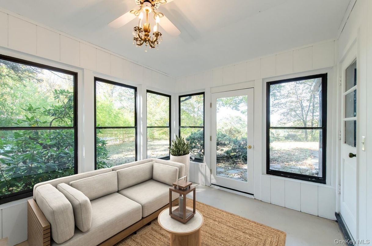 Chandelier, Interior, Sun Room