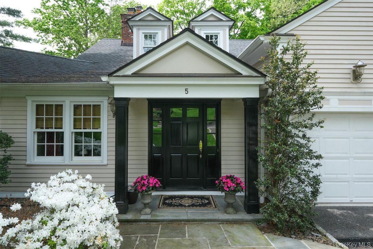 Exterior, Facade, None