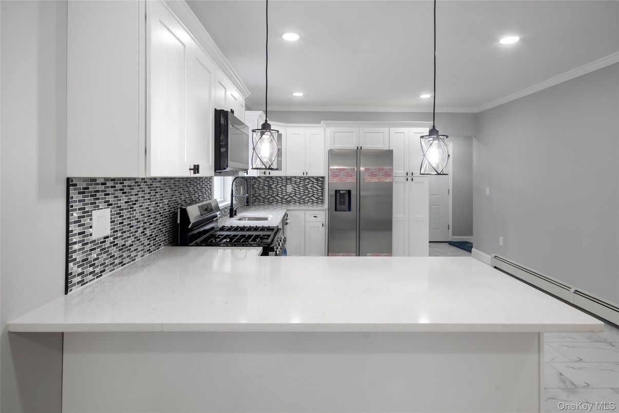 Interior, Kitchen, Pendant Lights, Recessed Lighting, Stainless Steel Appliances