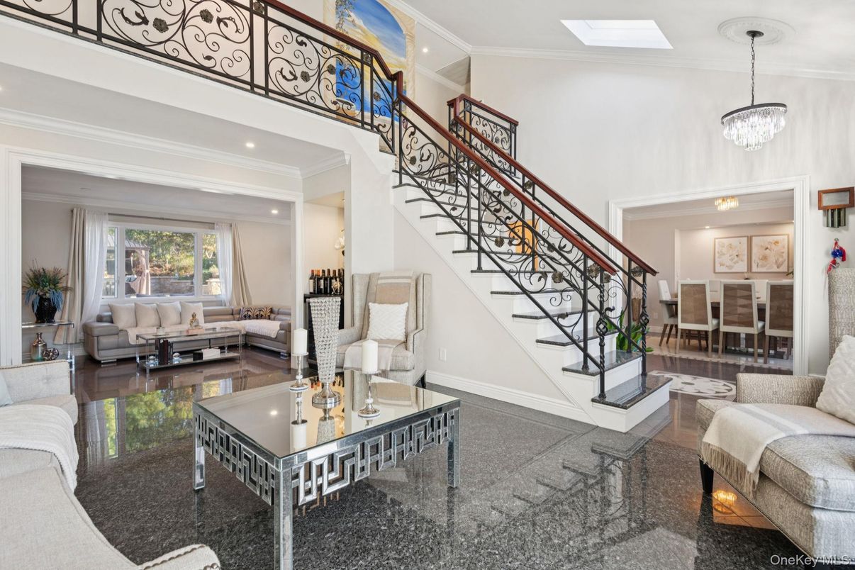 Chandelier, Dining room, Interior, Living room, Pendant Lights, Recessed Lighting