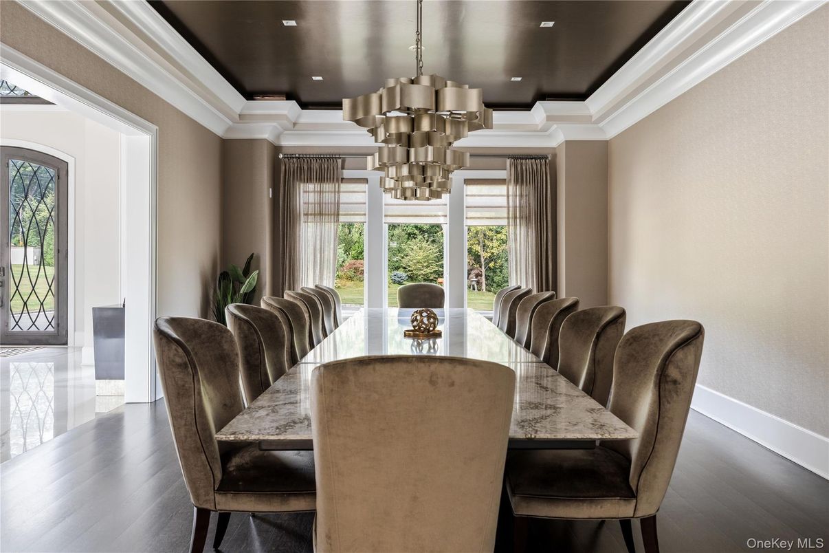 Chandelier, Dining room, Interior, Recessed Lighting, Wood Texture Flooring
