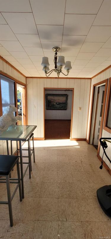 Chandelier, Dining room, Fireplace, Interior