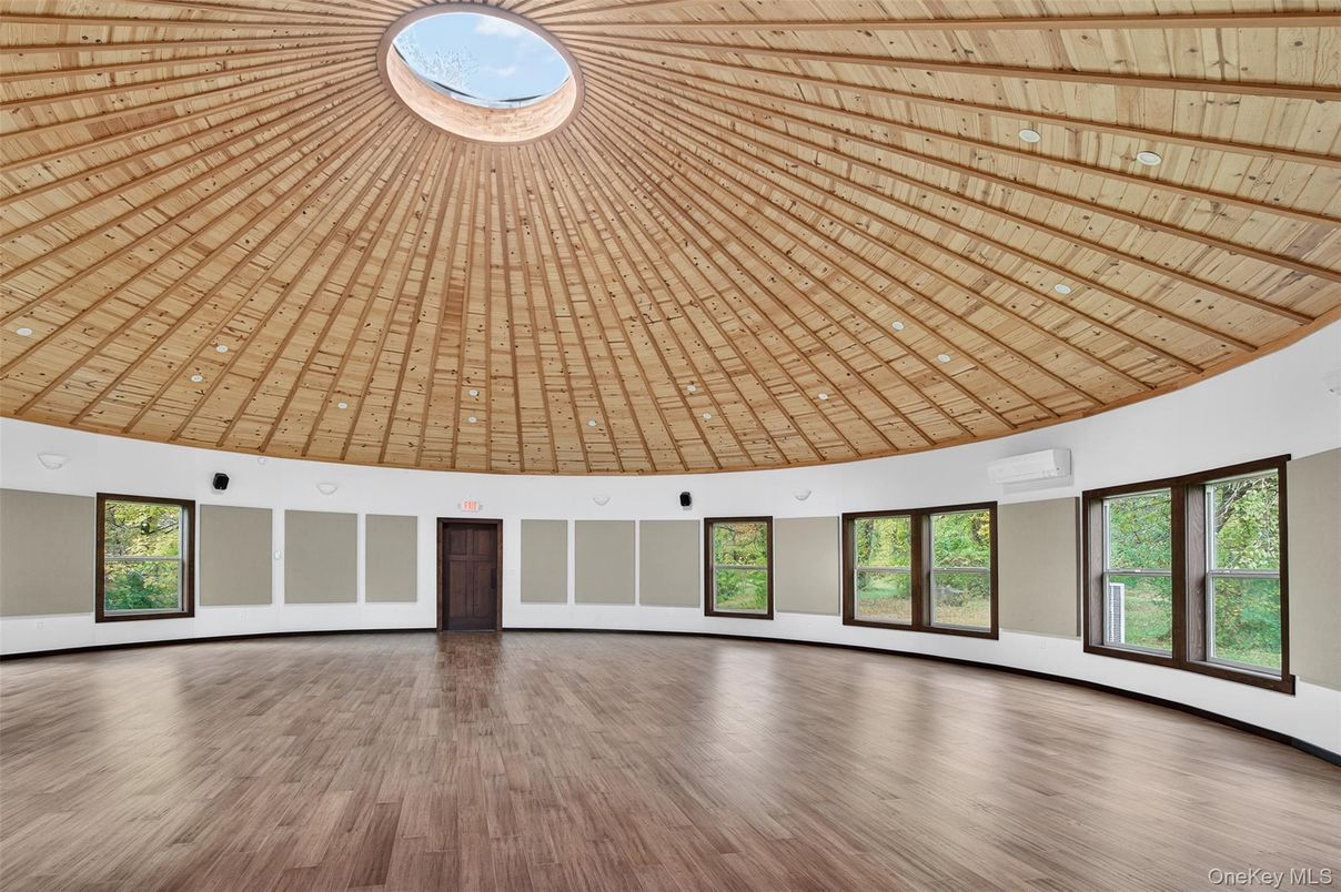 Empty room, Interior, Recessed Lighting, Wooden Ceilings, Wood Texture Flooring