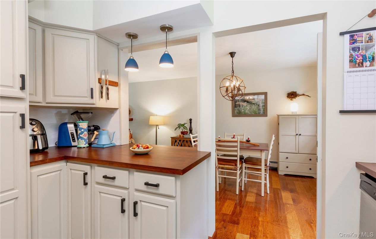 Dining room, Interior, Kitchen, Pendant Lights, Wood Texture Flooring