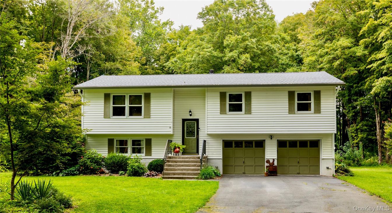 Attached, Exterior, Facade, Raised Ranch