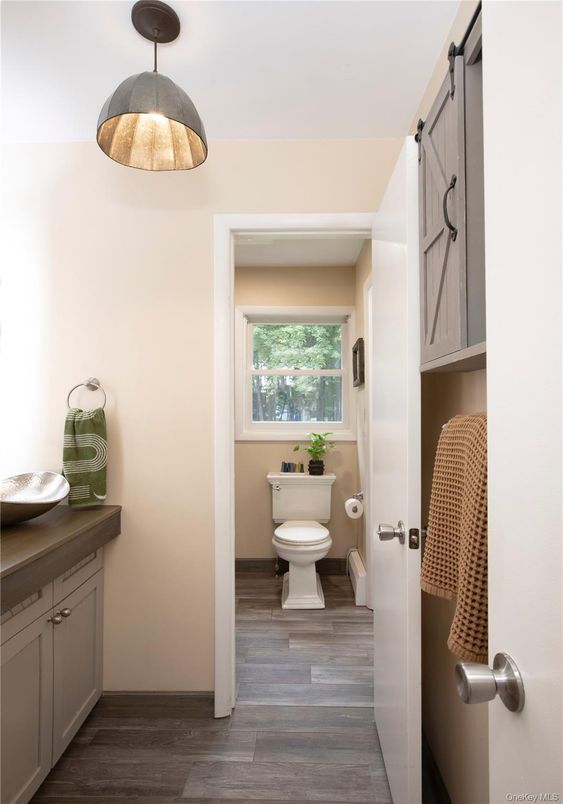 Bathroom, Interior, Pendant Lights, Wood Texture Flooring