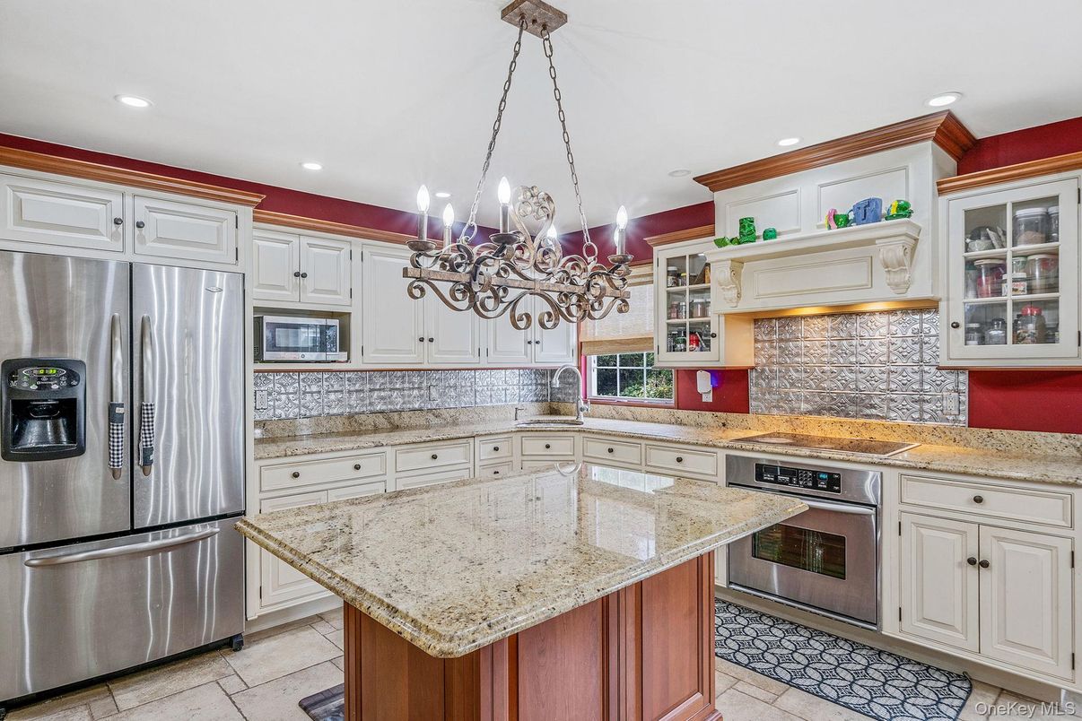 Chandelier, Interior, Kitchen, Recessed Lighting, Stainless Steel Appliances