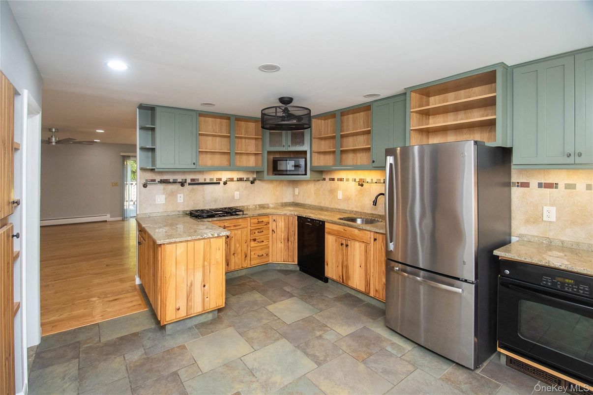 Interior, Kitchen, Recessed Lighting, Wood Texture Flooring