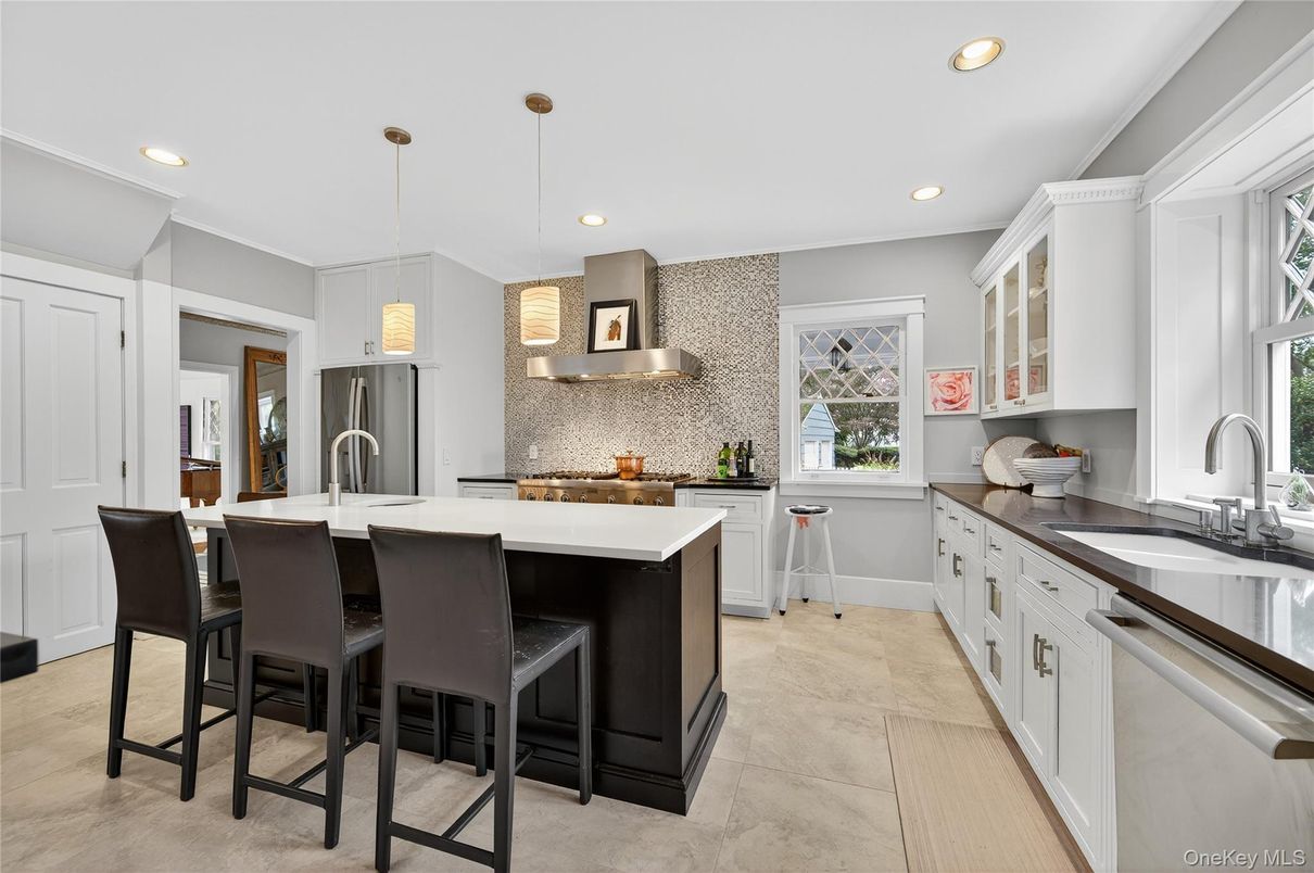 Interior, Kitchen, Pendant Lights, Recessed Lighting, Stainless Steel Appliances