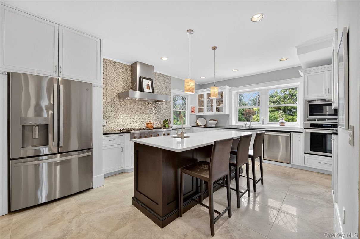 Interior, Kitchen, Pendant Lights, Recessed Lighting, Stainless Steel Appliances