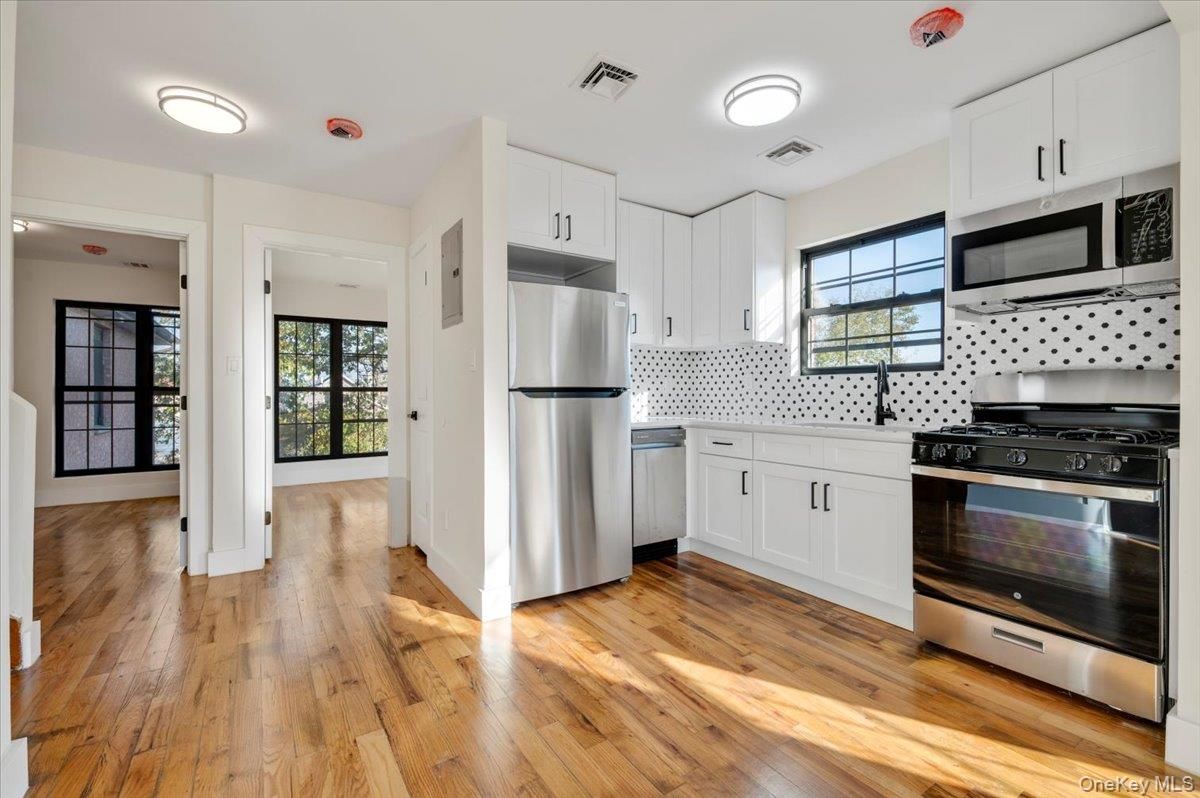 Interior, Kitchen, Stainless Steel Appliances, Wood Texture Flooring