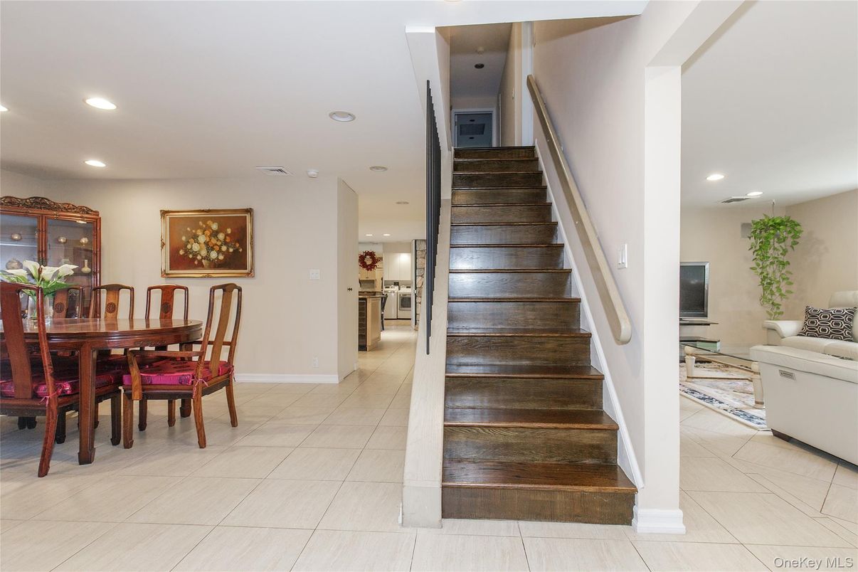 Dining room, Interior, Recessed Lighting