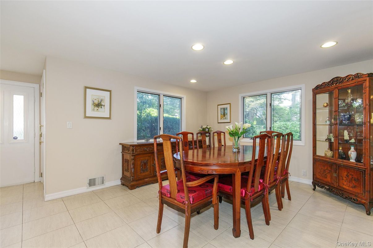 Dining room, Interior, Recessed Lighting