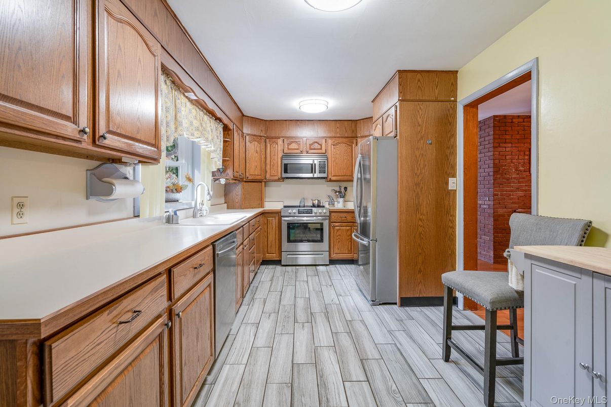 Interior, Kitchen, Stainless Steel Appliances, Wood Texture Flooring