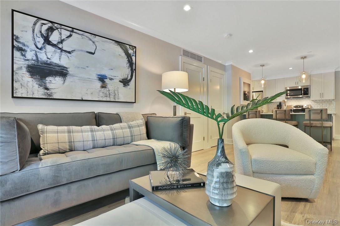 Interior, Kitchen, Living room, Pendant Lights, Recessed Lighting, Stainless Steel Appliances, Wood Texture Flooring