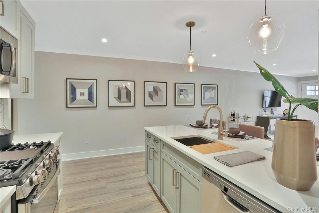 Interior, Kitchen, Pendant Lights, Recessed Lighting, Wood Texture Flooring