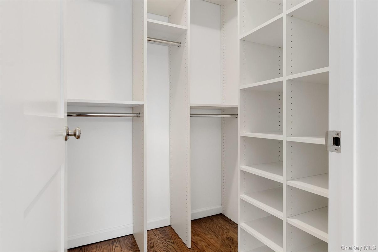 Interior, Walk-in Closets, Wood Texture Flooring