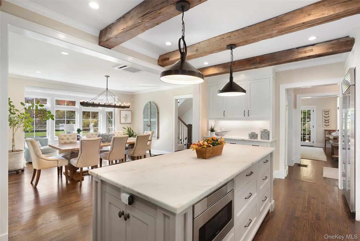 Dining room, Interior, Kitchen, Pendant Lights, Recessed Lighting, Wooden Beams, Wood Texture Flooring