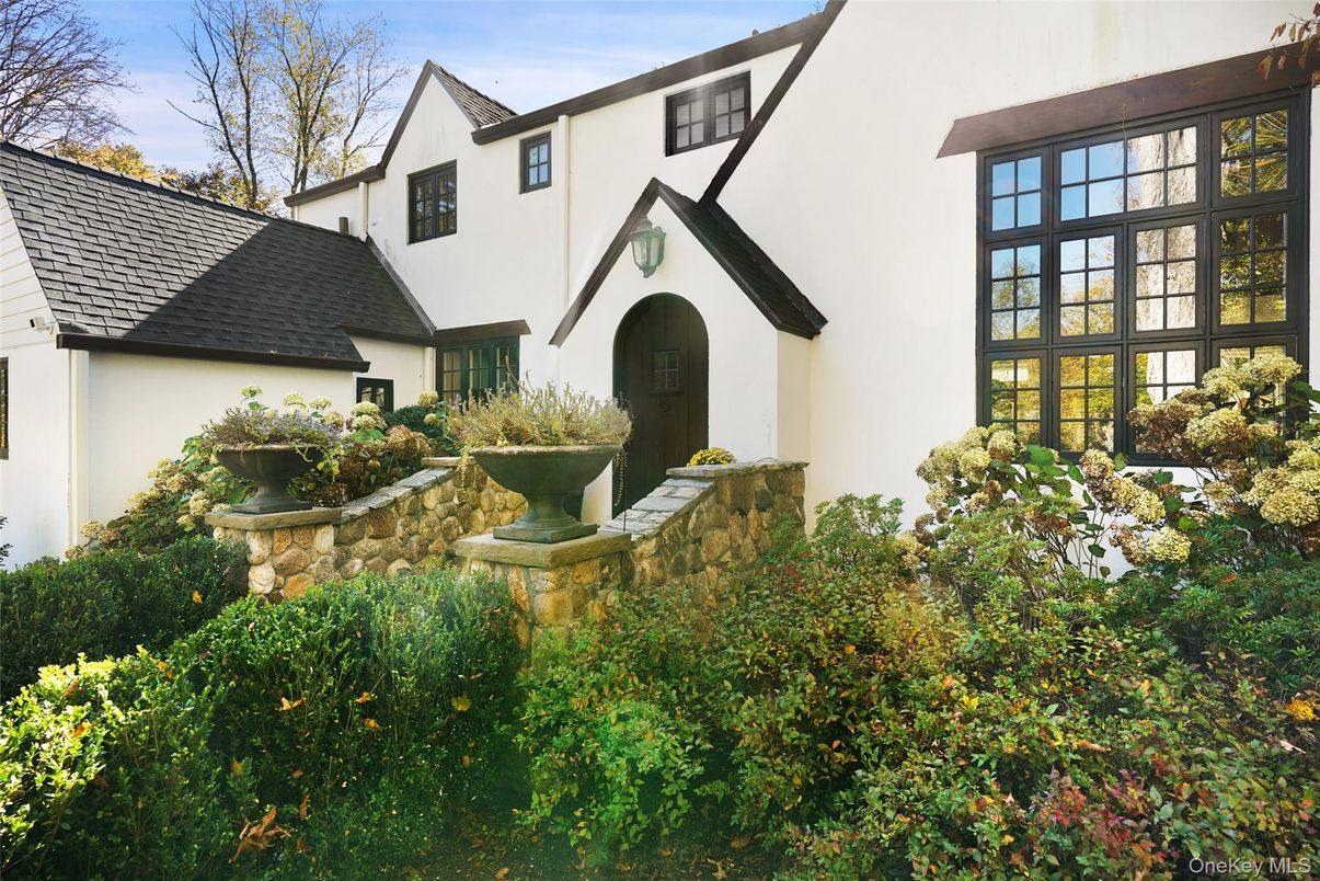 Exterior, Facade, Tudor Revival